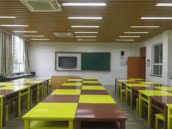 海亮小学未来教室猜想之旅，2024年12月22日实时监控揭秘未来教育场景